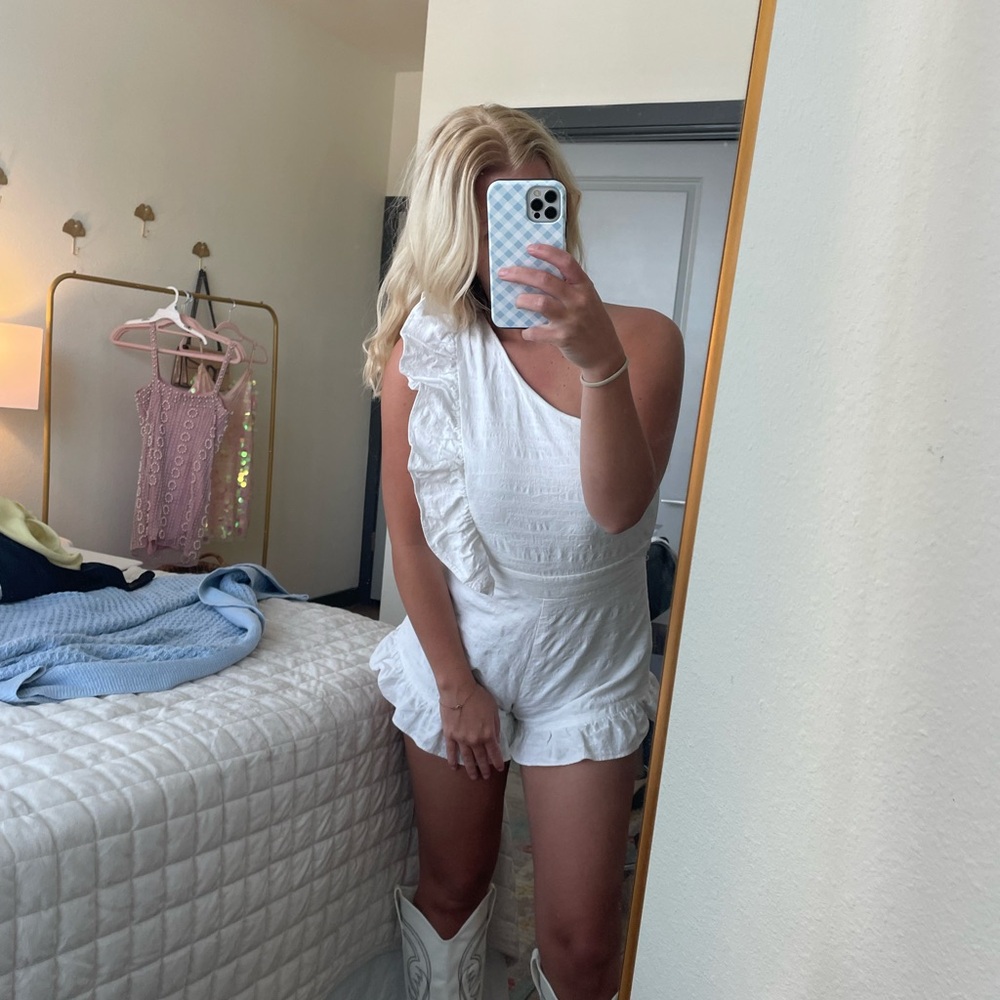 Vestique White Ruffled One-Shoulder romper